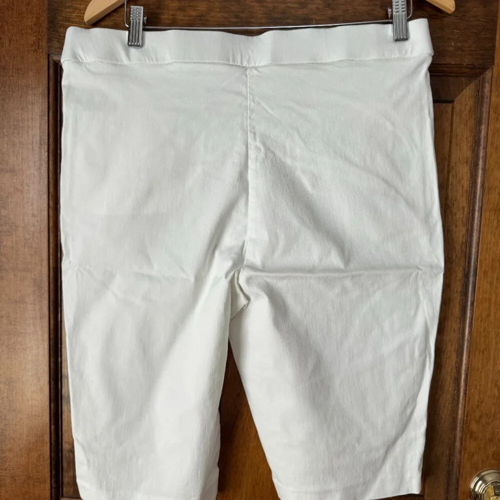 Alfred Dunner White Pull-On Capris Size 12
